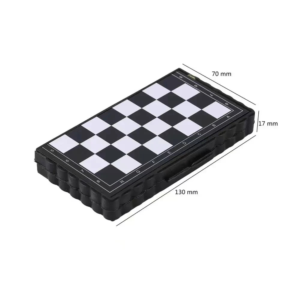 Magnetic Travel Chess Set - detail